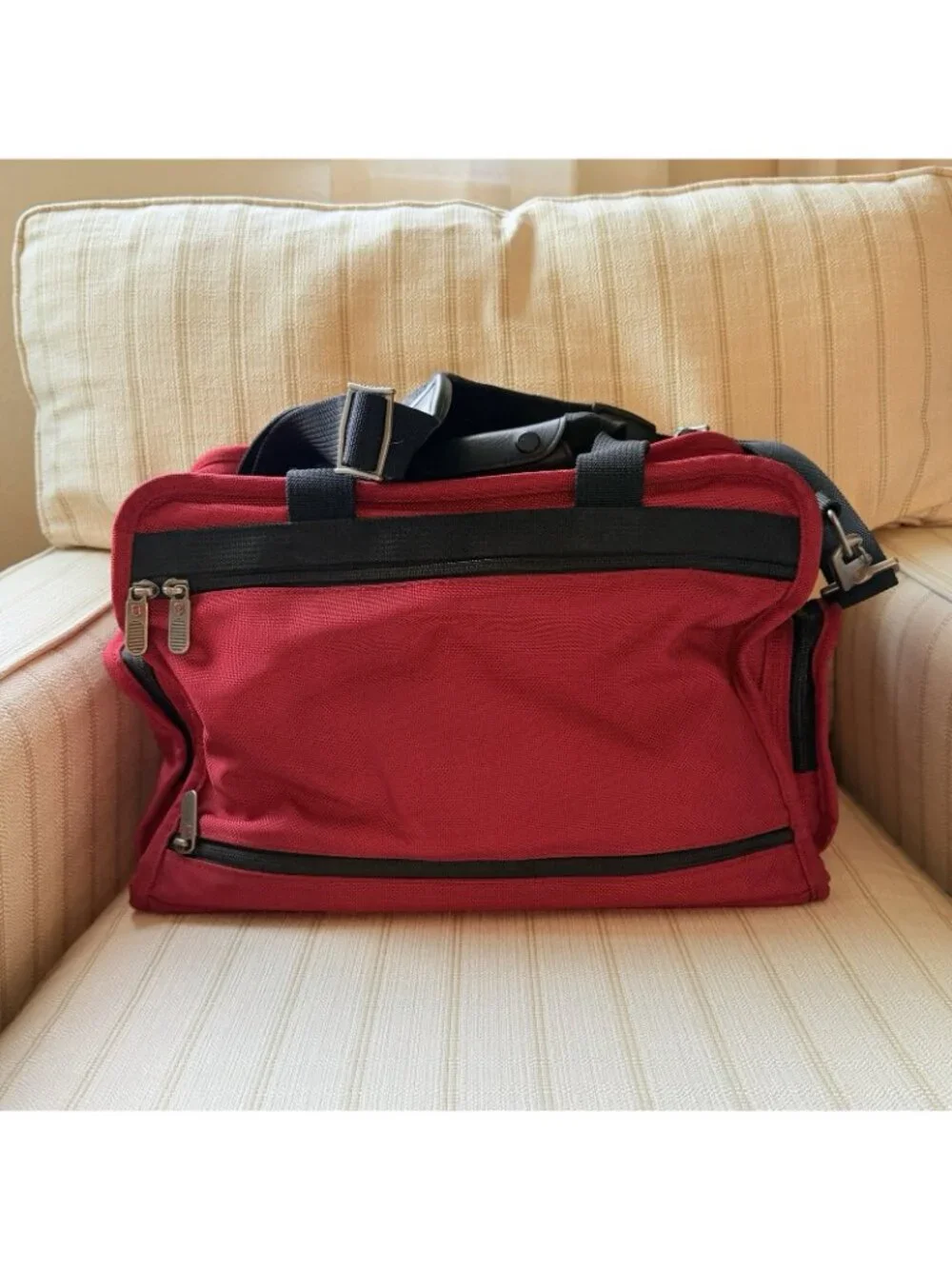 Victorinox Red Travel Bag 16
